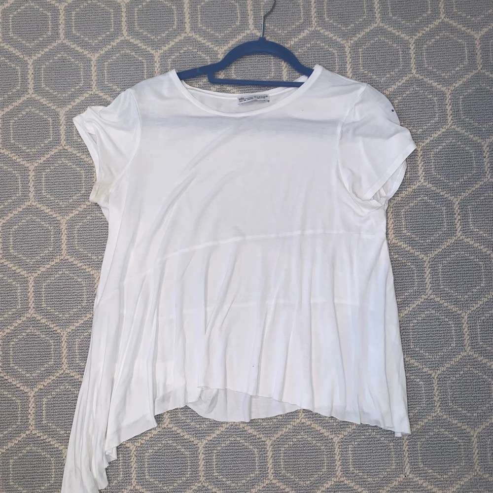 ZARA asymmetrical hem tee!